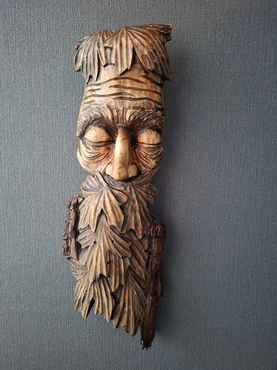 Skulpturen, Statuen, Holzschnitzen