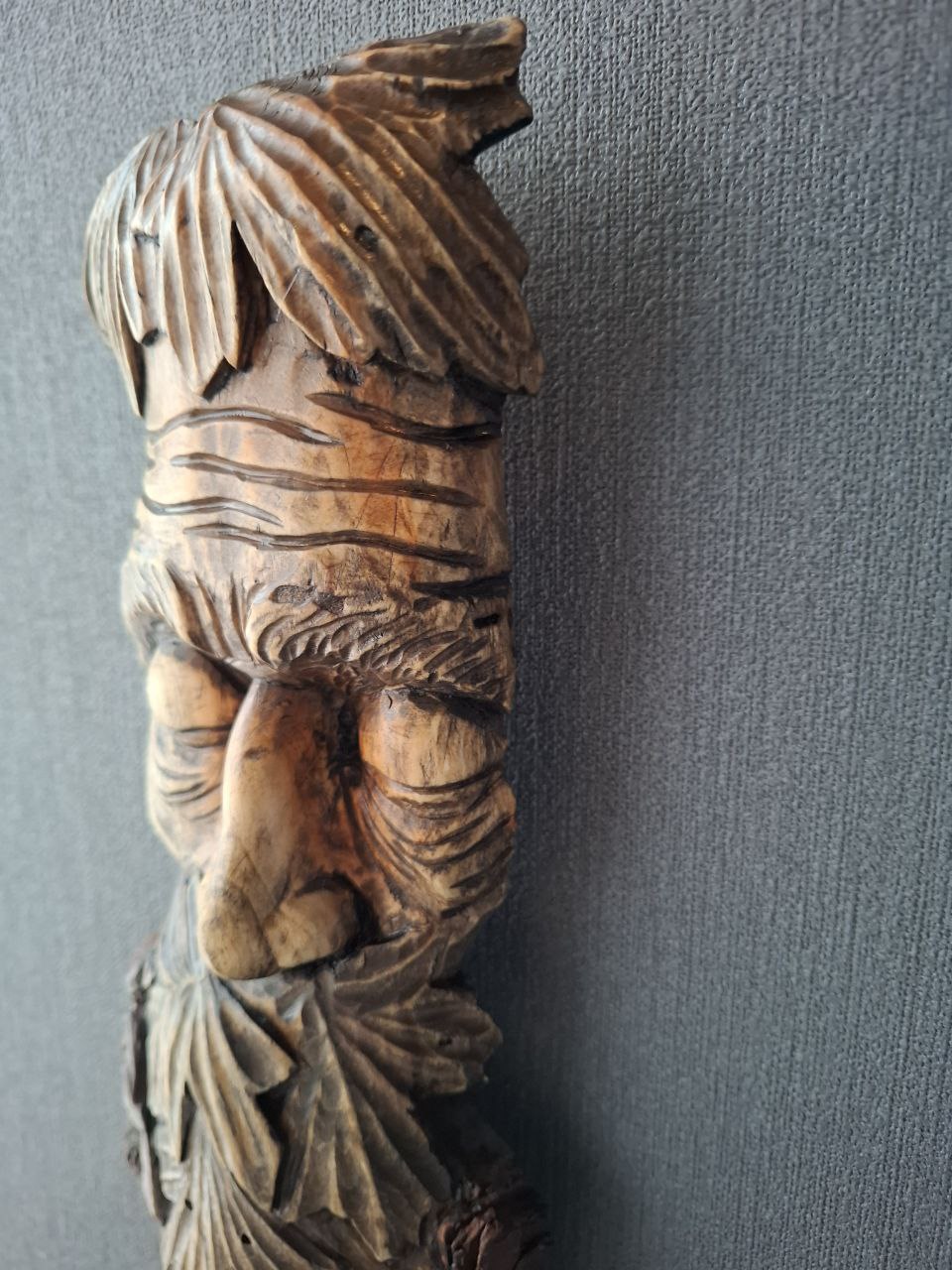 Skulpturen, Statuen, Holzschnitzen